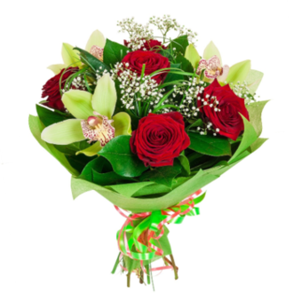 Состав: 3 зеленые орхидеи, 5 красных роз Ред Наоми, 2 гипсофилы, зелень.